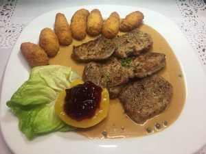 Lungenbraten in Pfefferrahmsauce